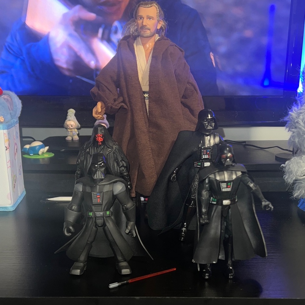 Star Wars Action Figure Set with Brown Cloak